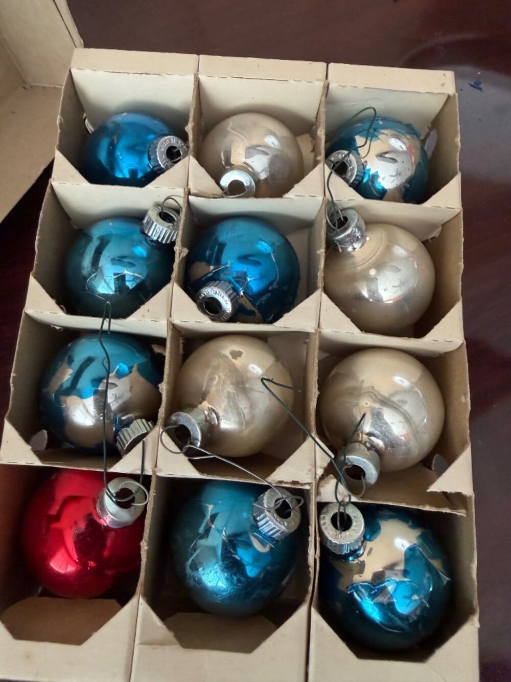 Vintage Shiny Brite Glass Ornaments 48 Pc Lot 4 Boxes USA Mid Century - Picture 7 of 16